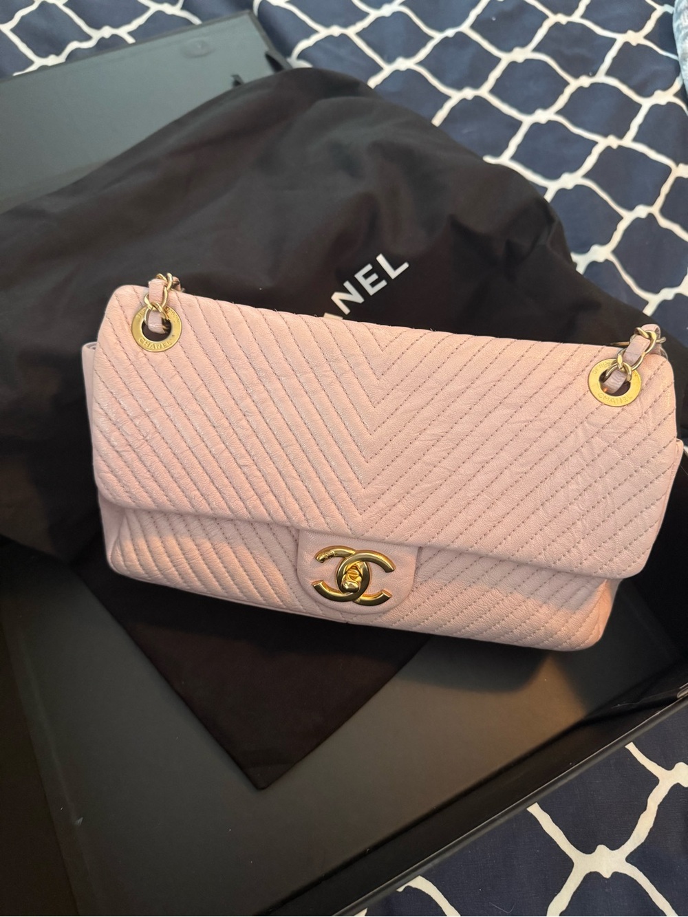 CHANEL Light Pink Chevron Quilted Shoulder Bag with Gold Hardware